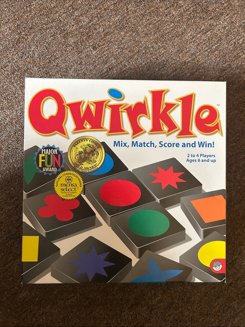 2010 MindWare Qwirkle Pattern Matching Game Colorful Tile Strategy for Kids 6+